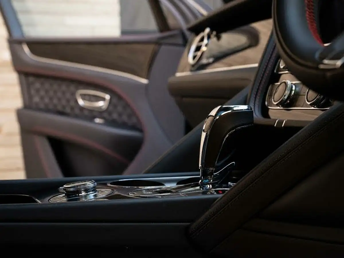 2023-bentley-bentayga-40-v8-big-33