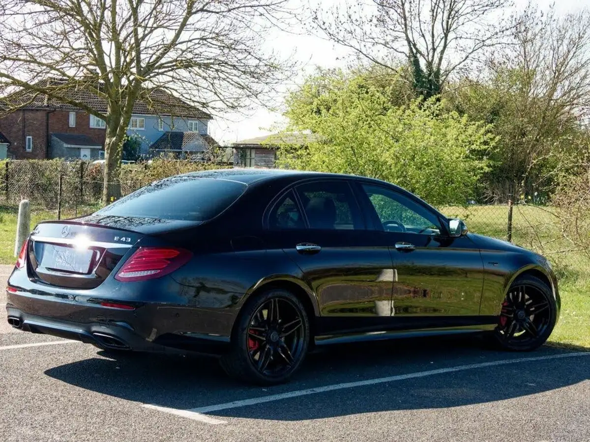 2017-mercedes-benz-e-class-30-e43-amg-premium-plusss-saloon-4d-big-8
