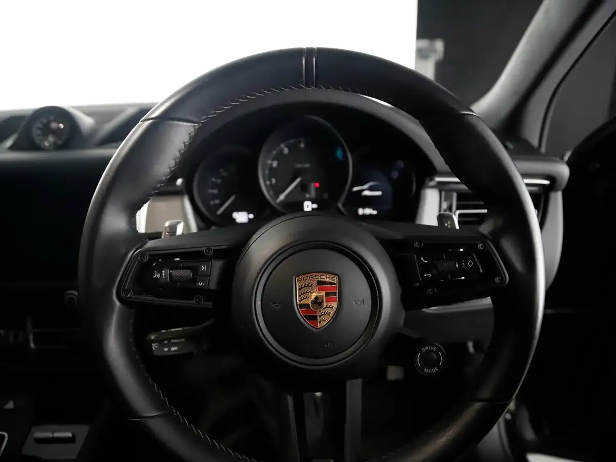 2023-porsche-macan-20-big-11
