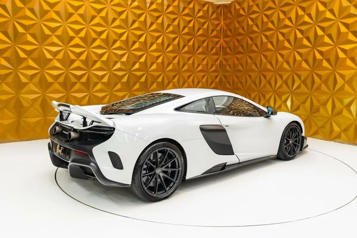2015-mclaren-675lt-38-big-24
