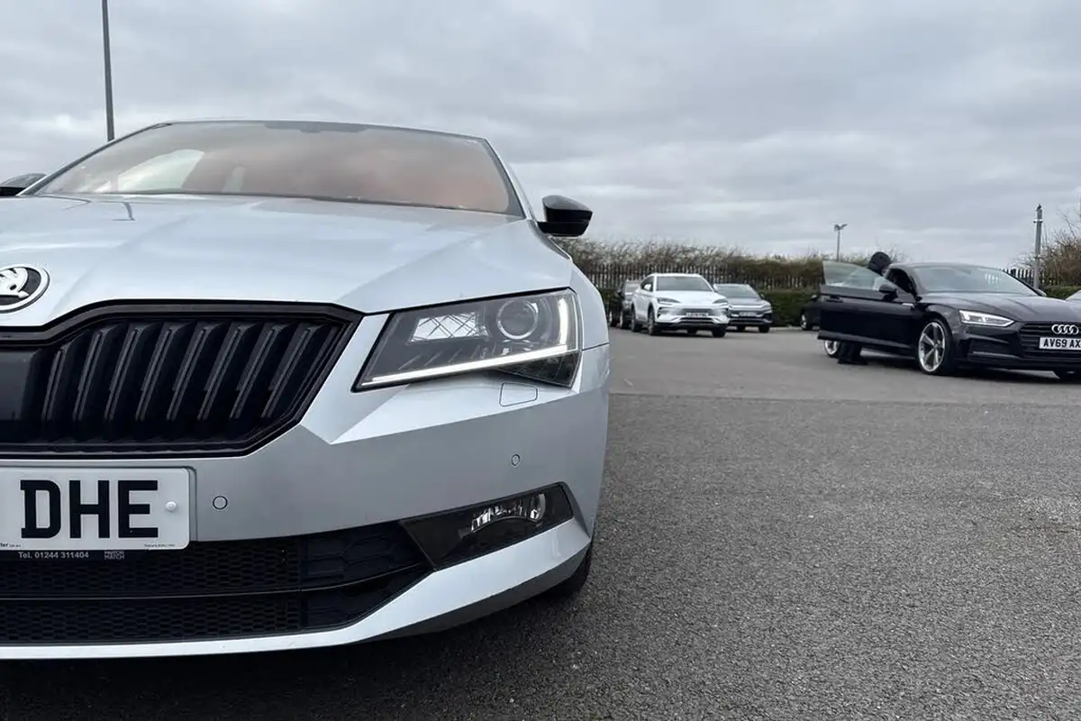 2019-skoda-superb-20tdi-sportline-plus-190ps-hatchback-dsg-big-25