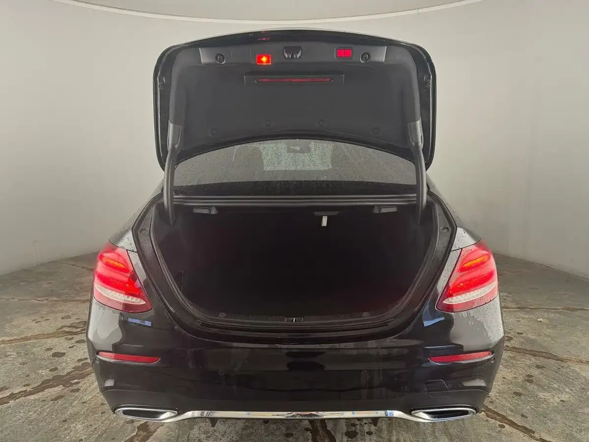 2019-mercedes-benz-e-class-30-d-e400d-amg-line-saloon-4d-plus-big-19