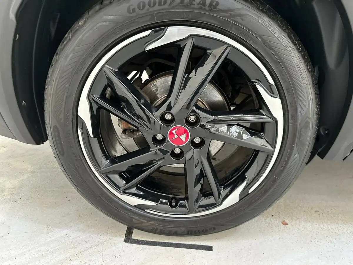 2018-ds-ds-7-crossback-16-puretech-performance-line-225ps-big-33