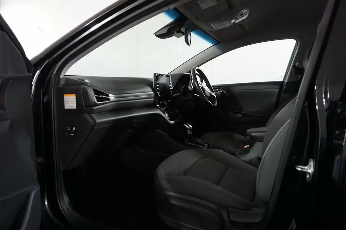 2021-hyundai-ioniq-16-gdi-premium-se-hybrid-big-11