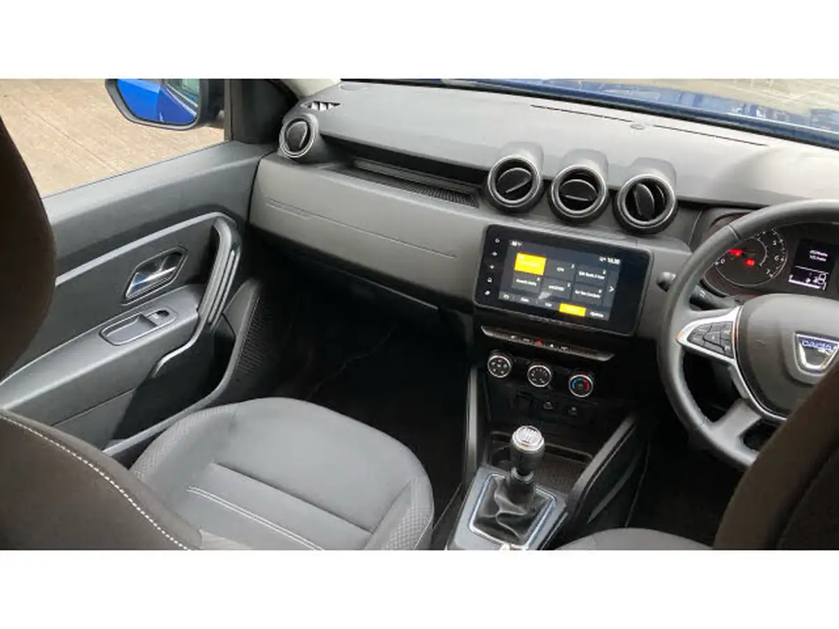 2022-dacia-duster-13-tce-comfort-130hpeu6d-4x2-window-van-big-13