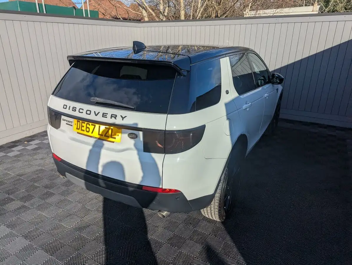 2017-land-rover-discovery-sport-20sd4-hse-black-big-56