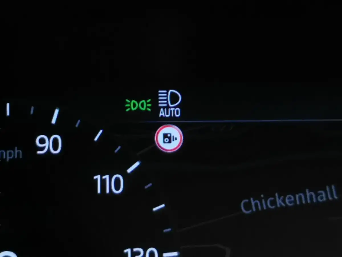 2021-land-rover-range-rover-velar-20-d200-velar-edition-big-21