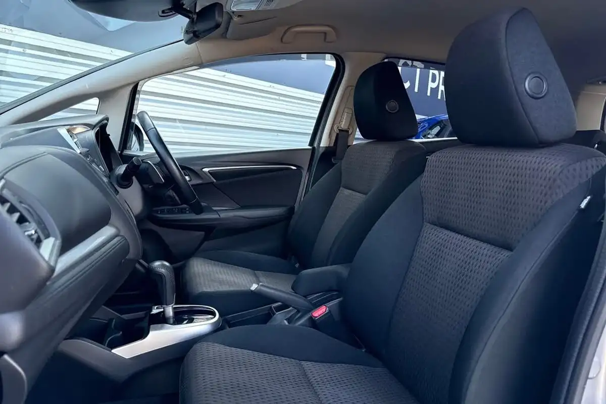2019-honda-jazz-13-i-vtec-ex-cvt-big-39