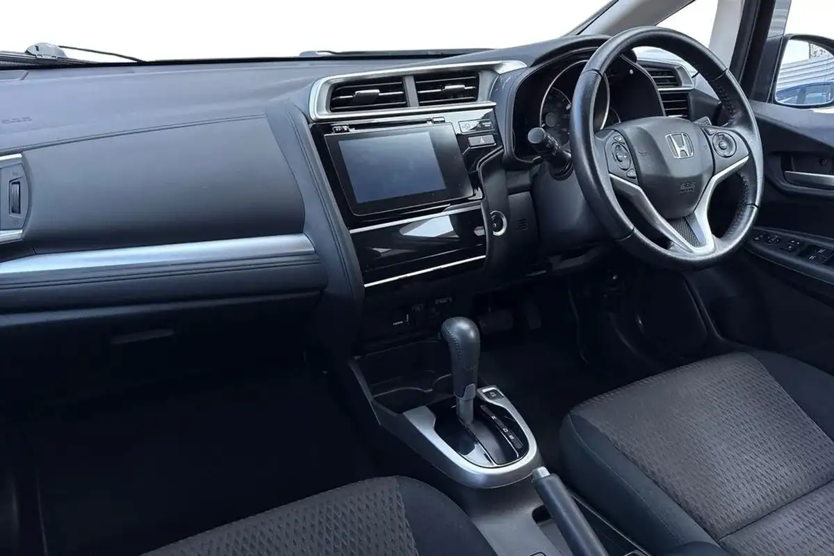 2019-honda-jazz-13-i-vtec-ex-cvt-big-15