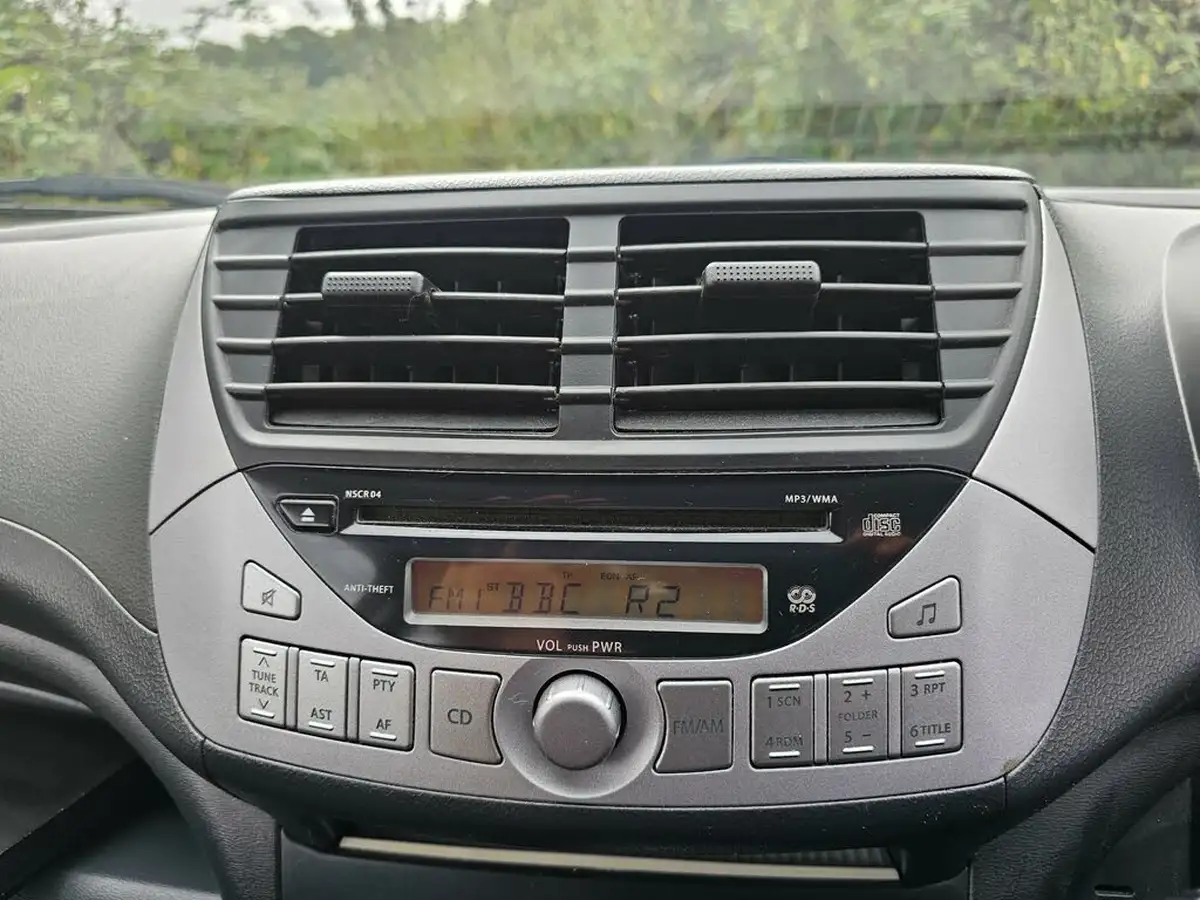 2015-suzuki-alto-10-sz-big-18