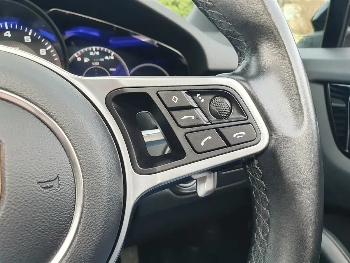 2018-porsche-cayenne-30-v6-big-38