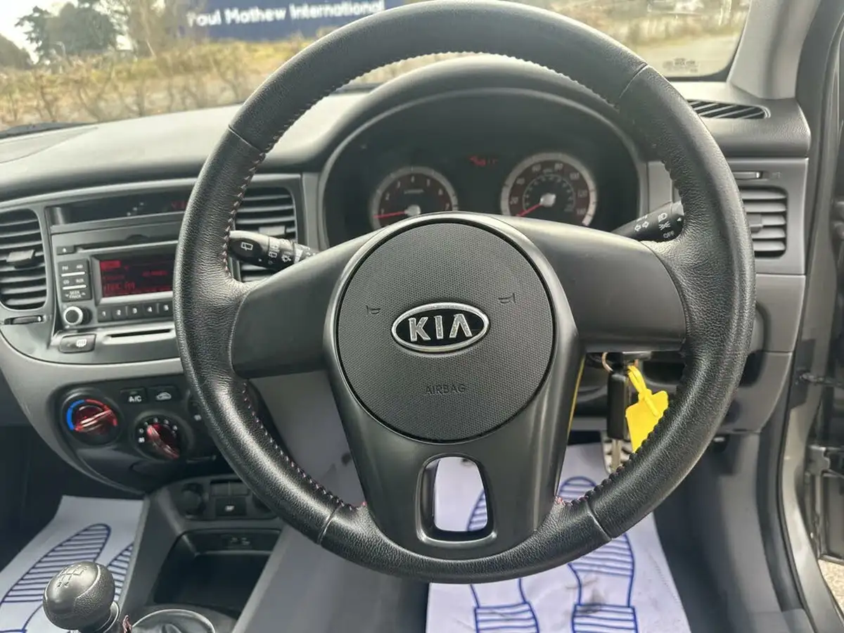 2010-kia-rio-14-graphite-big-10