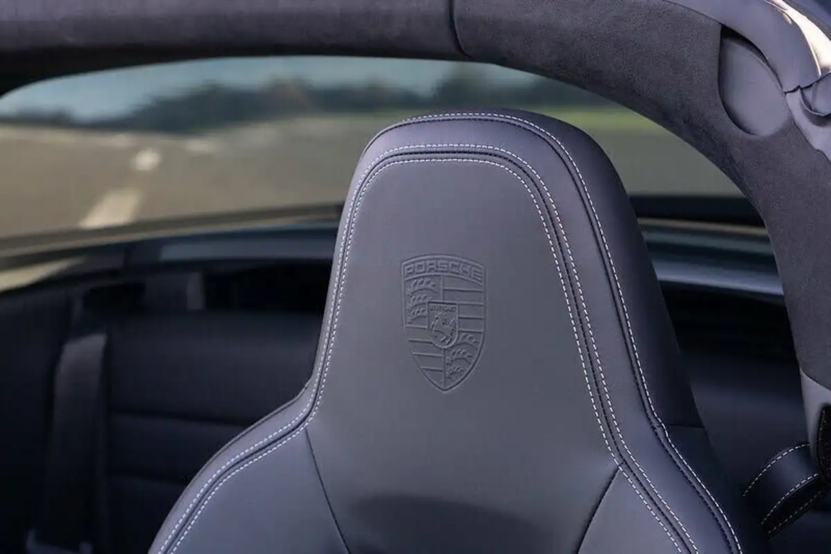 2024-porsche-911-30-targa-4-big-9