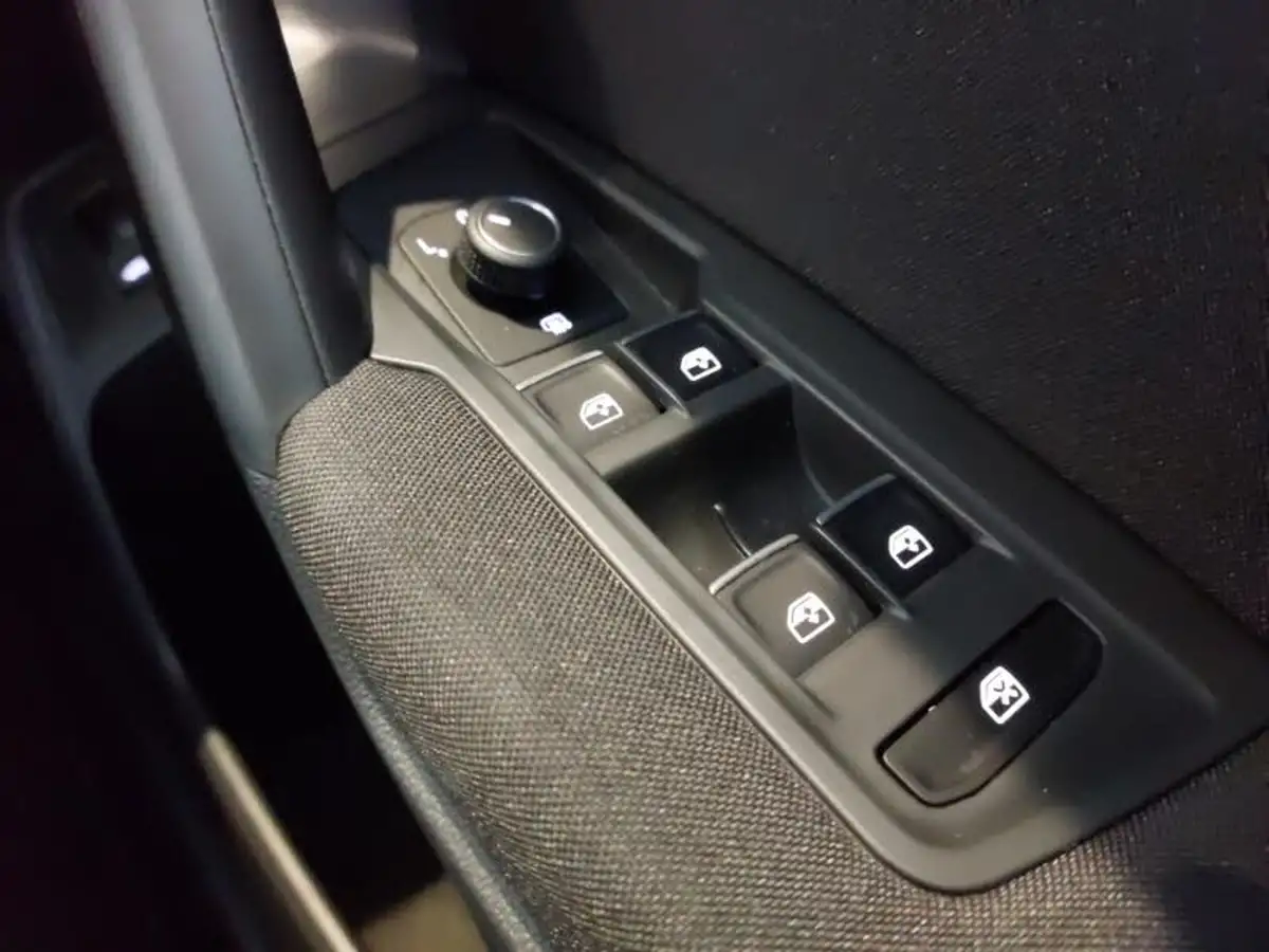 2023-volkswagen-tiguan-allspace-15-tsi-life-big-18