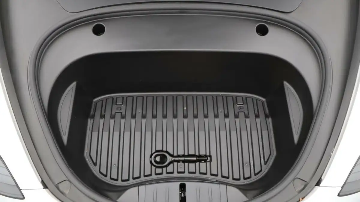 2021-tesla-model-3-e-long-range-4x4-big-19