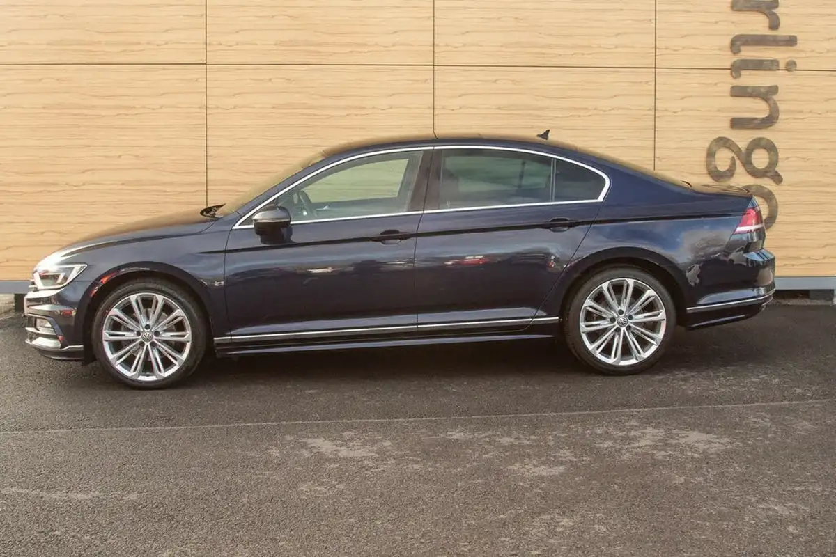 2017-volkswagen-passat-20tdi-r-line-150ps-ss-saloon-4d-big-12
