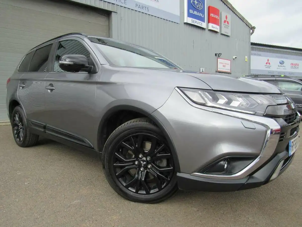 2019-mitsubishi-outlander-20-black-big-0
