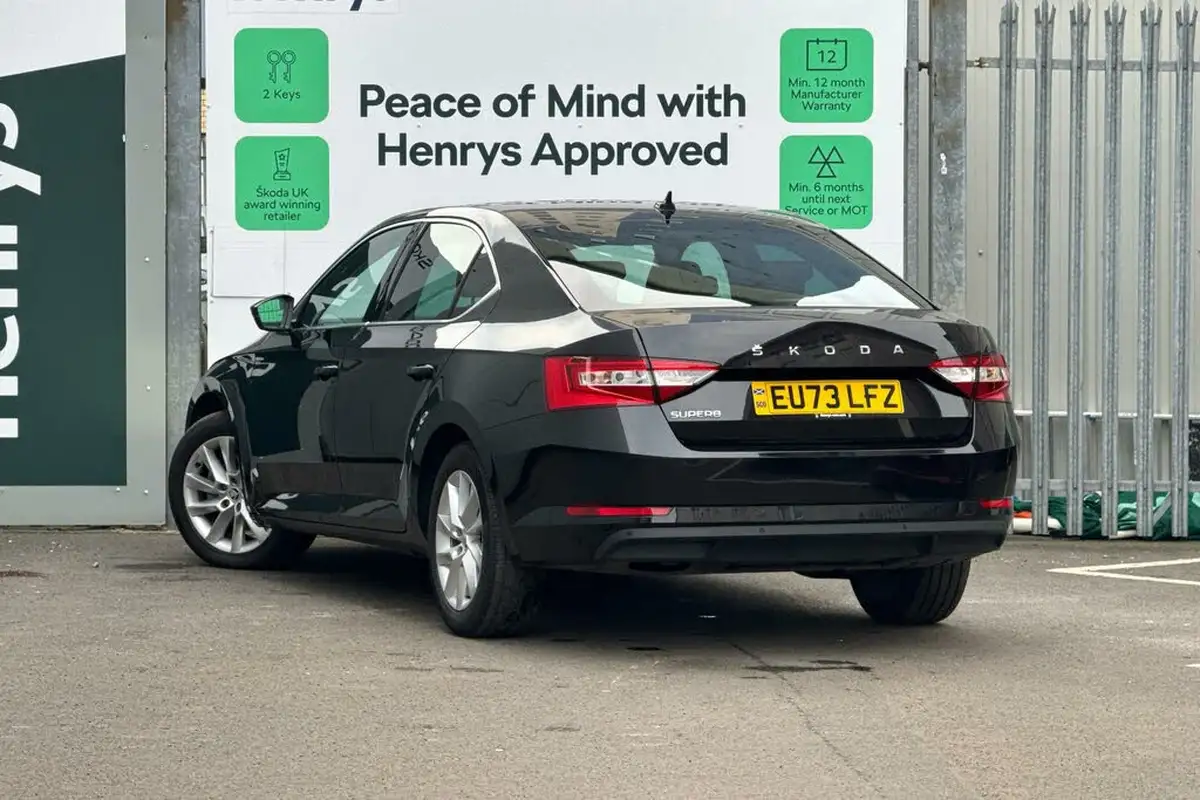 2023-skoda-superb-20tdi-se-technology-hatchback-dsg-big-2