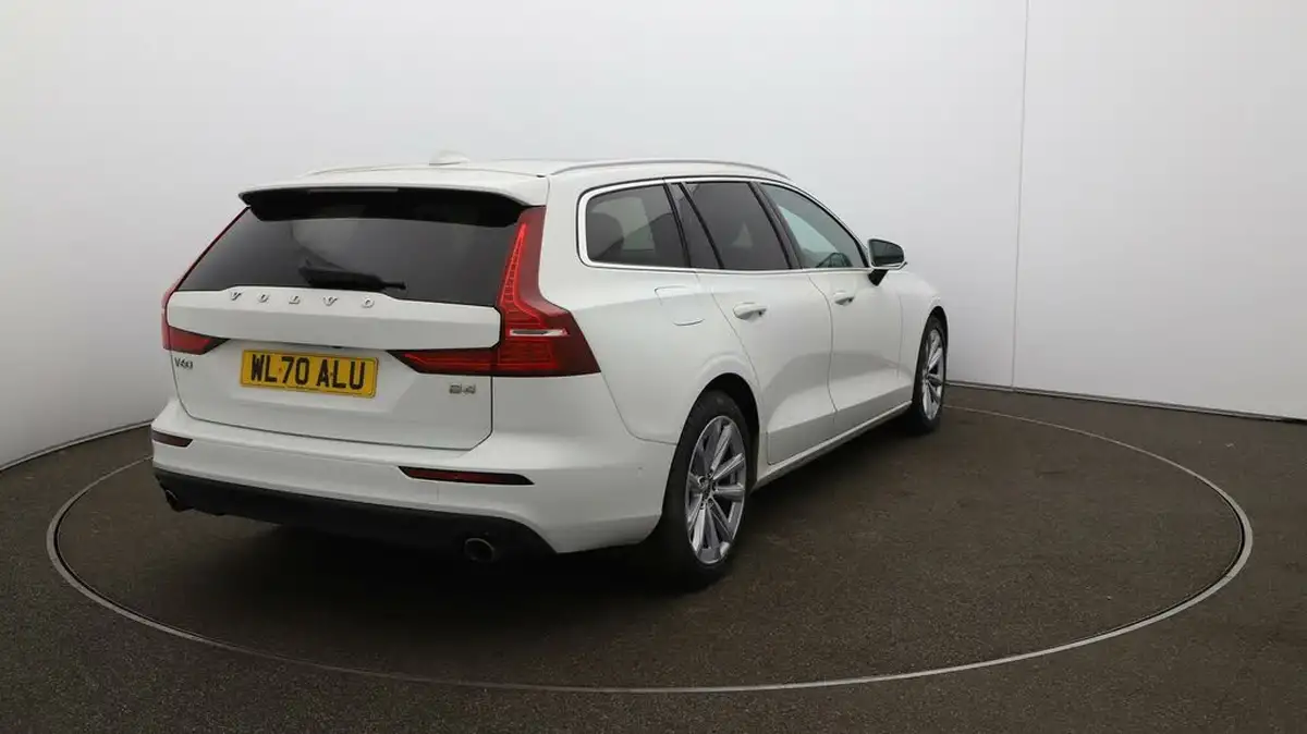 2020-volvo-v60-20td-b4-momentum-big-46