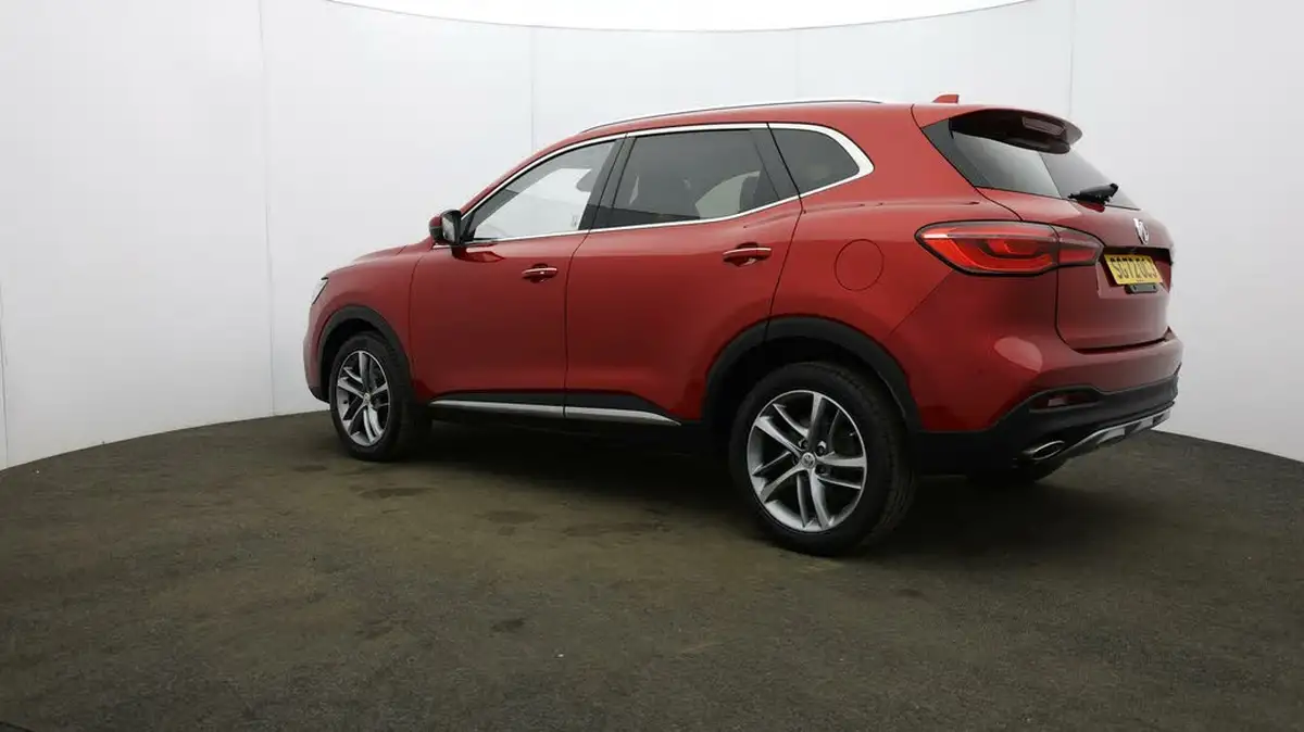 2022-mg-hs-15t-gdi-exclusive-162ps-big-4