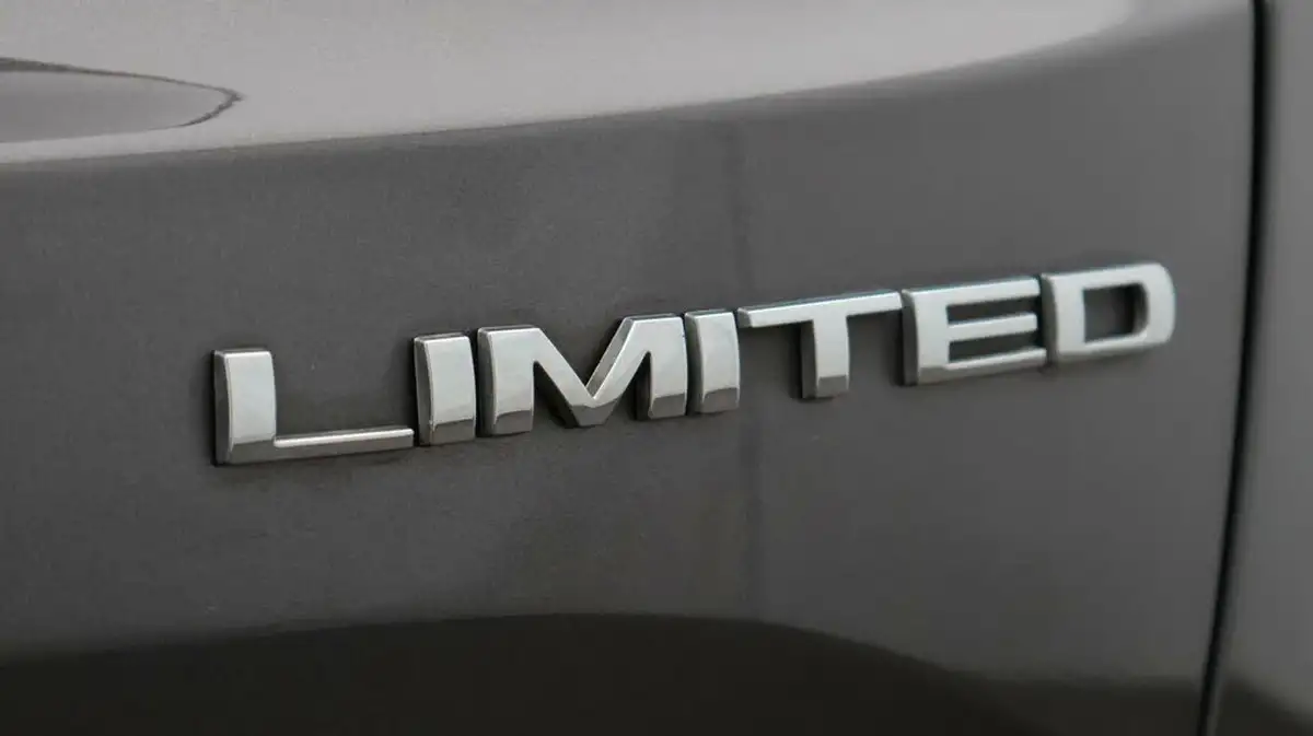 2021-jeep-renegade-13-gse-limited-phev-big-23