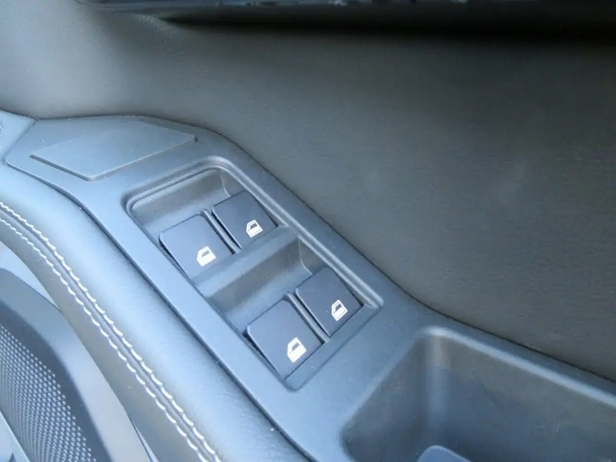 2024-ineos-grenadier-30-286pseu6d2-seat-commercial-panel-van-big-33