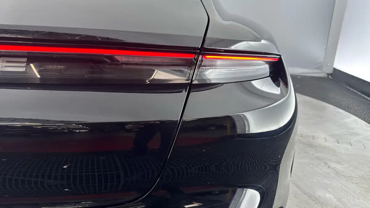 2021-porsche-taycan-e-4-cross-turismo-big-27