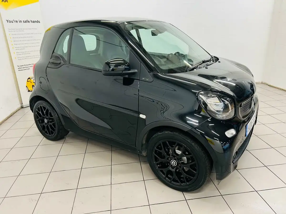 2016-smart-fortwo-10-edition-black-twinamic-big-1