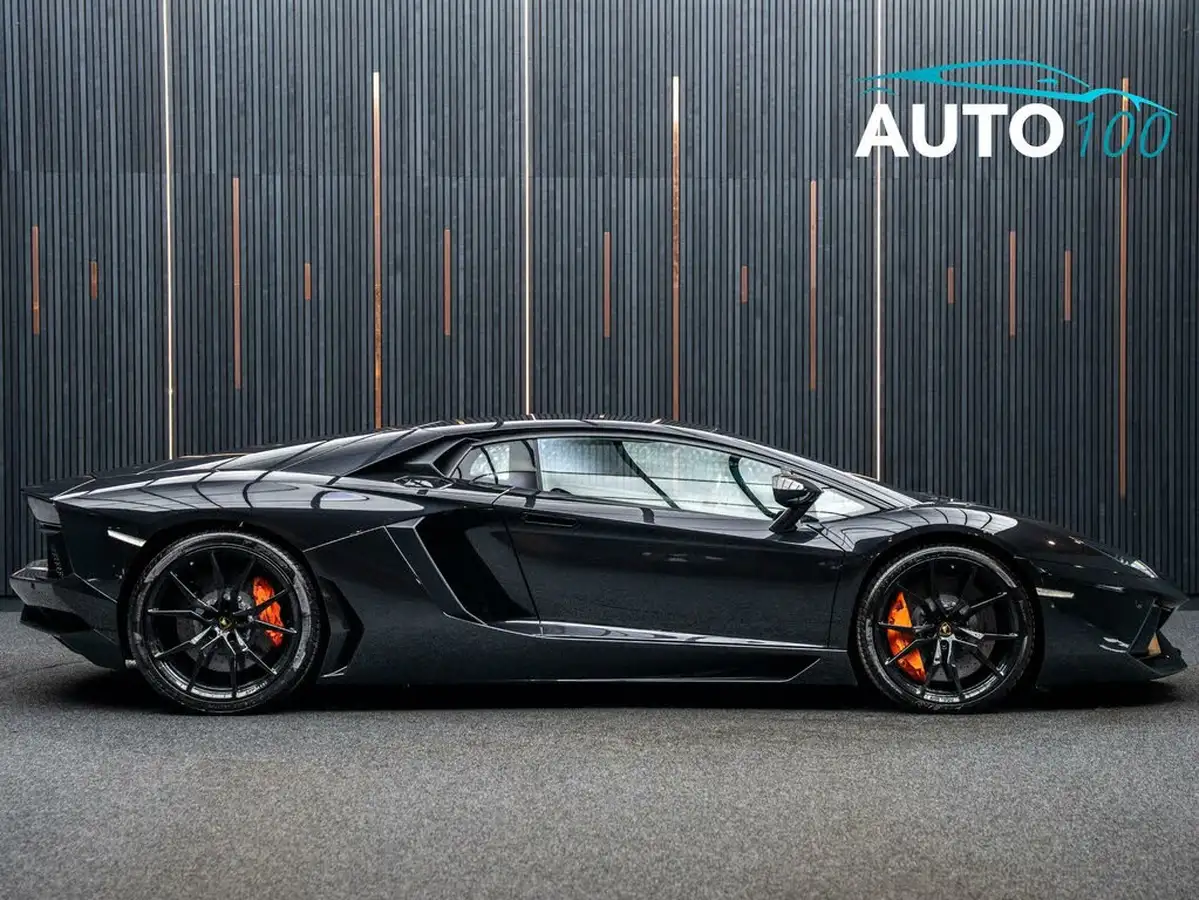 2014-lamborghini-aventador-65-lp-700-4-coupe-big-9