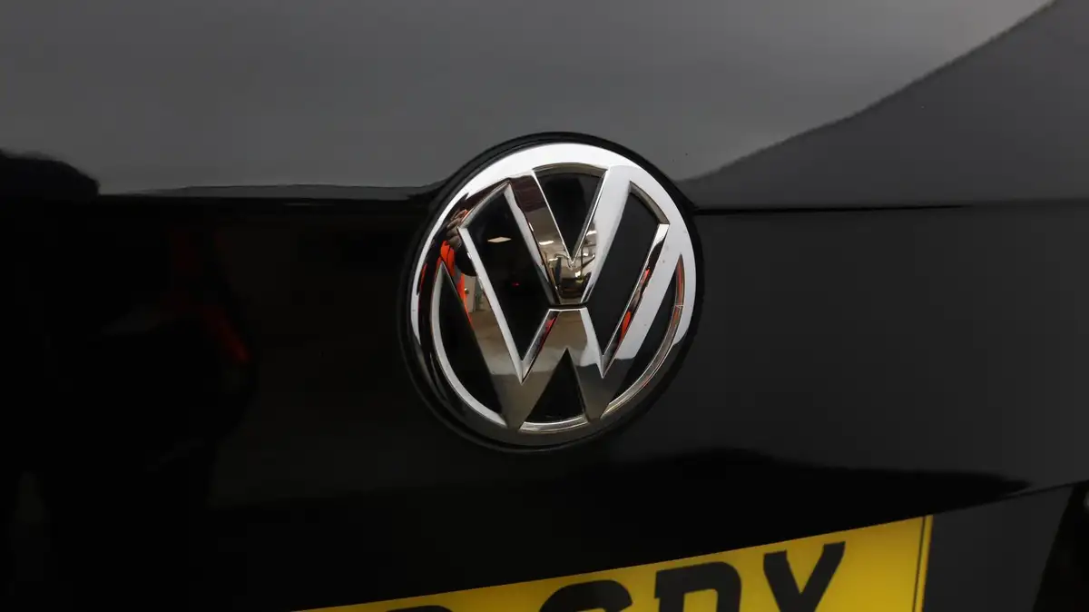 2018-volkswagen-tiguan-20tdi-se-navigation-150ps-ss-dsg-big-20