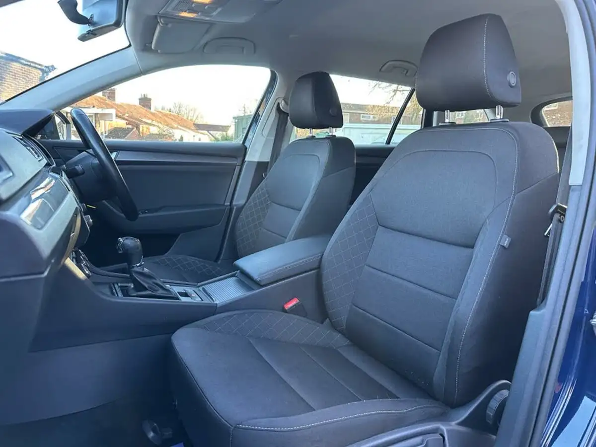 2017-skoda-superb-16tdi-estate-dsg-big-16