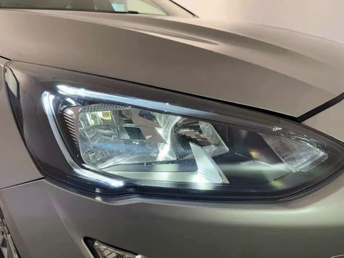 2020-ford-focus-10t-titanium-estate-auto-big-32