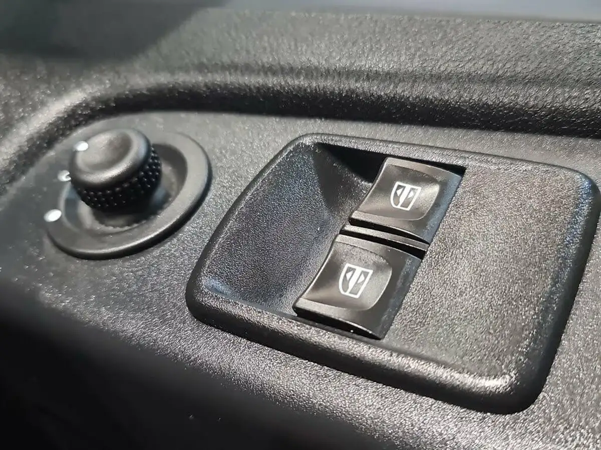 2021-renault-trafic-20dci-sl30-energy-120-business-panel-big-29