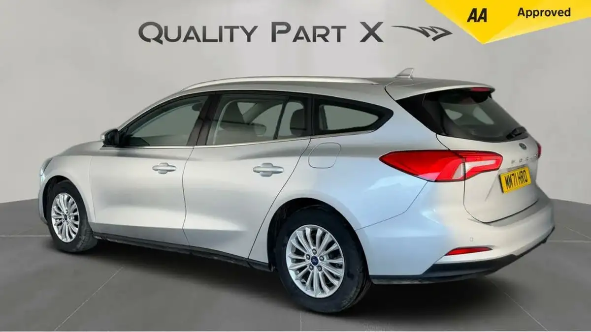 2020-ford-focus-10t-titanium-estate-auto-big-4
