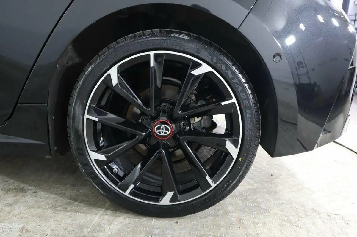 2021-toyota-corolla-18-vvt-i-gr-sport-trk-hatchback-big-14