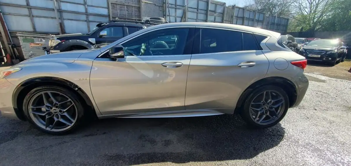2016-infiniti-q30-22d-sport-awd-big-3