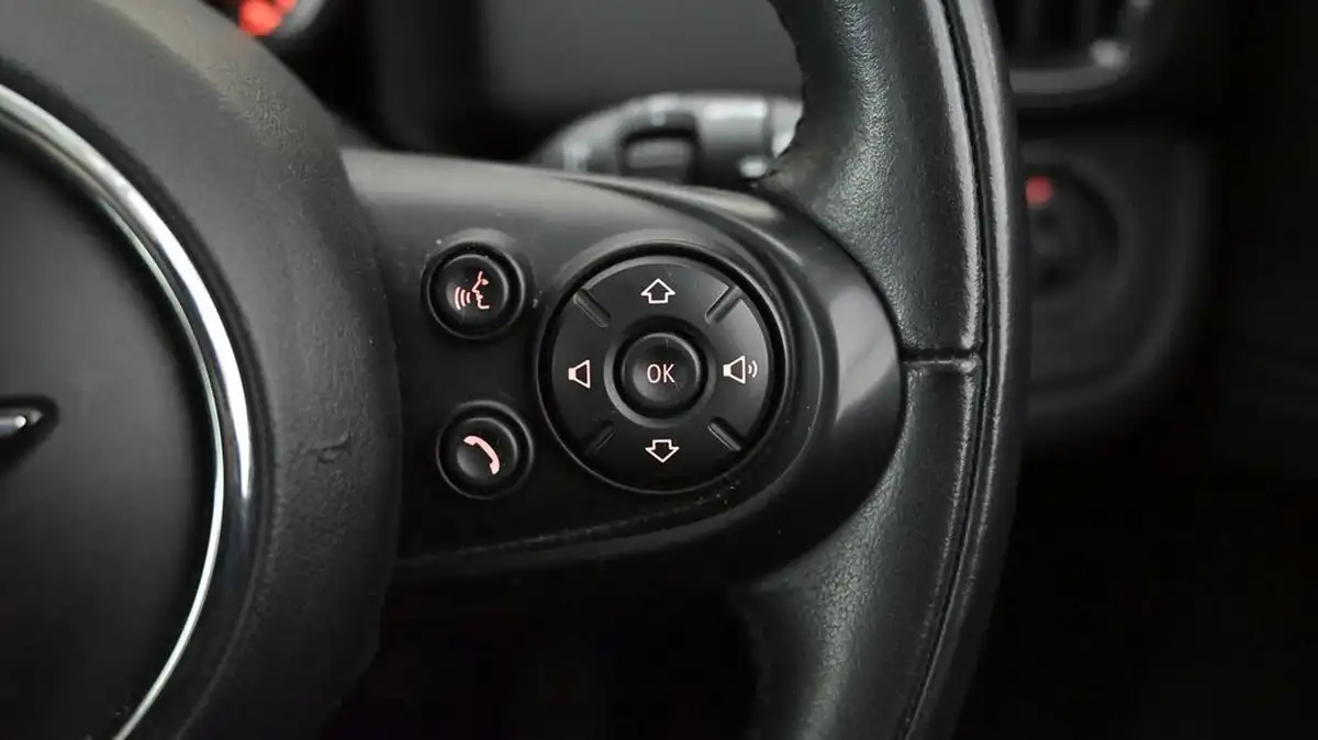 2019-mini-countryman-20td-cooper-d-classic-all4-big-22