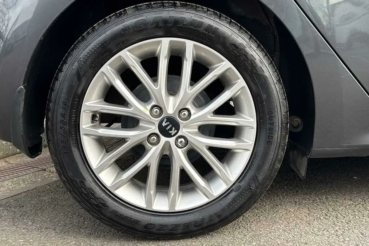 2018-kia-rio-14-3-big-8