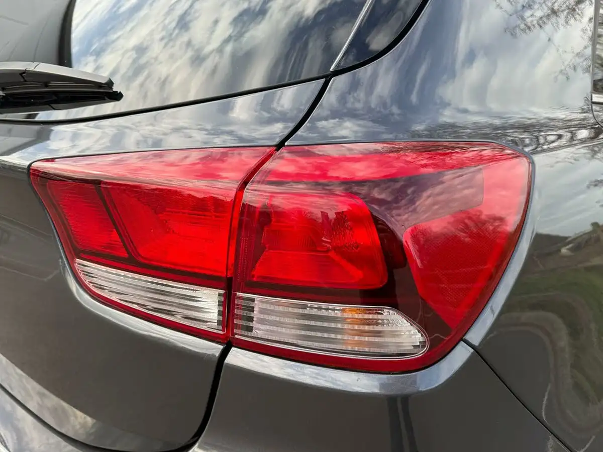 2018-kia-rio-14-3-big-32
