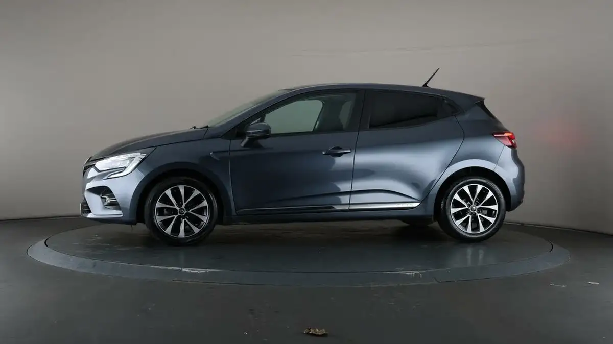 2020-renault-clio-10-sce-iconic-75bhp-big-35