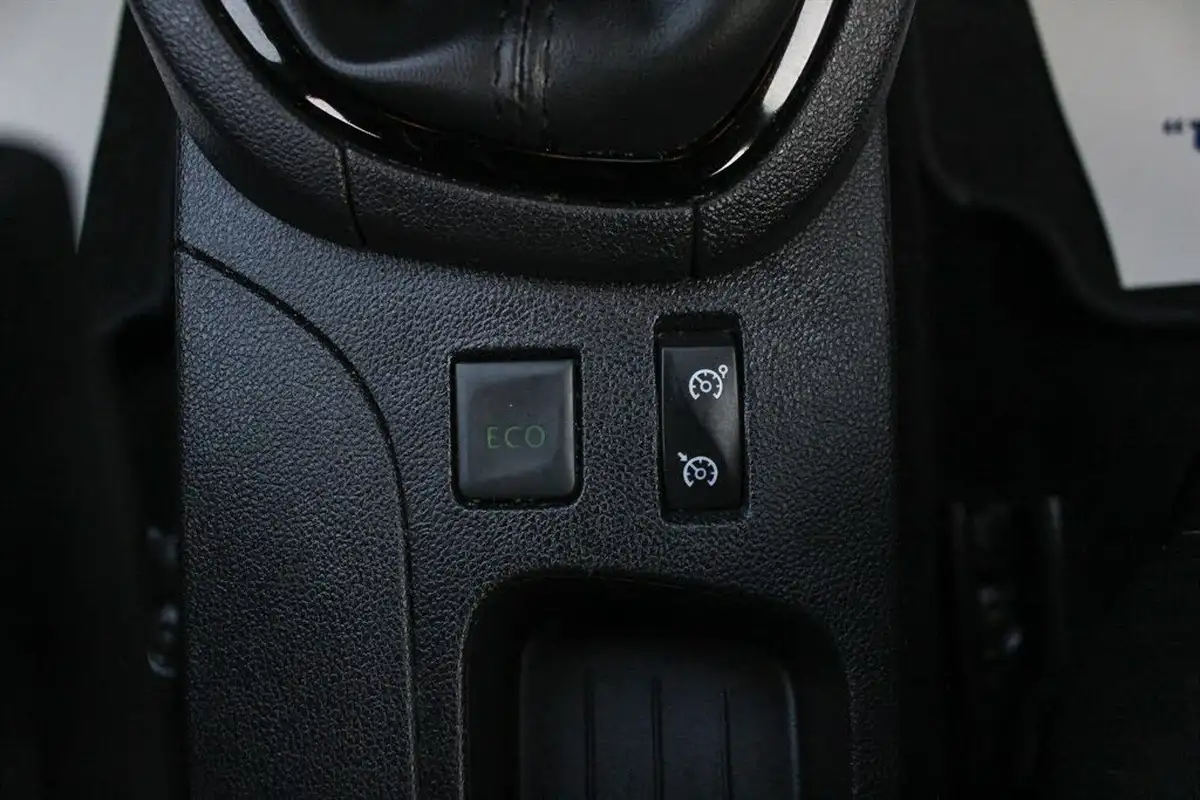 2017-renault-clio-15dci-dynamique-nav-big-26