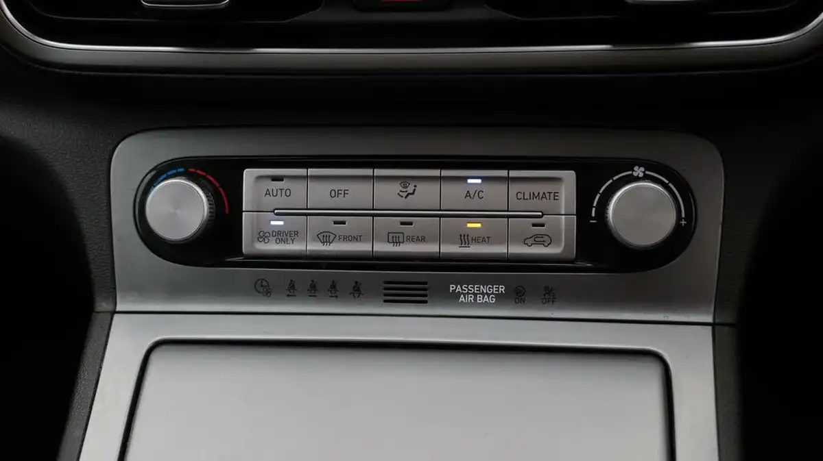 2022-hyundai-kona-e-ultimate-big-12