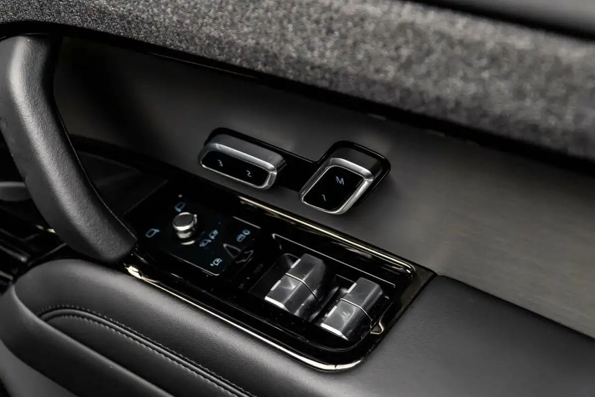 2023-land-rover-range-rover-sport-30-p460e-dynamic-se-big-31