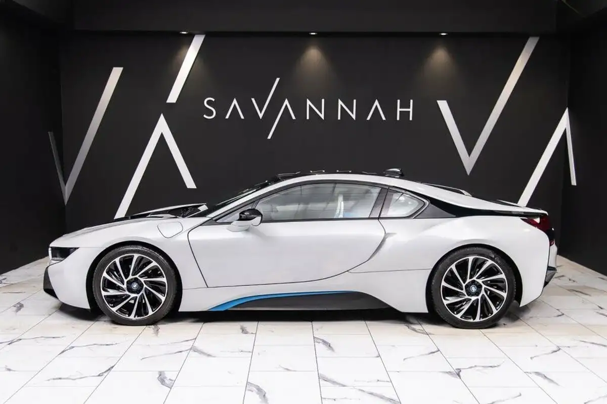 2016-bmw-i8-15-big-24