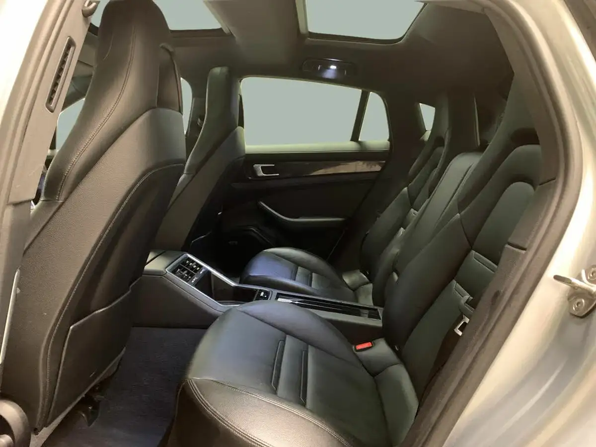 2017-porsche-panamera-30-v6-big-25