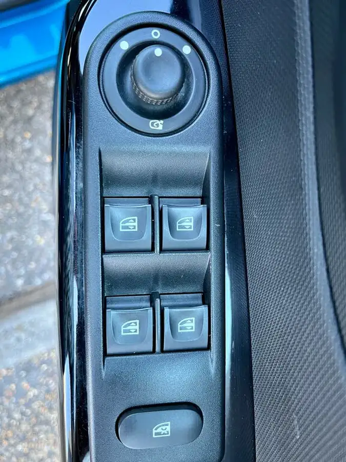 2013-renault-captur-15dci-dynamique-s-big-47