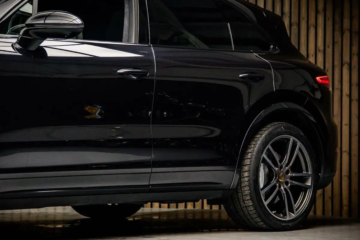 2018-porsche-cayenne-40-v8-turbo-big-14