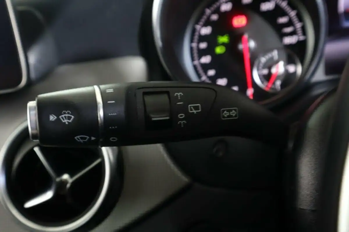 2018-mercedes-benz-gla-class-21d-gla-200d-sport-136ps-executivess-7g-dct-big-16