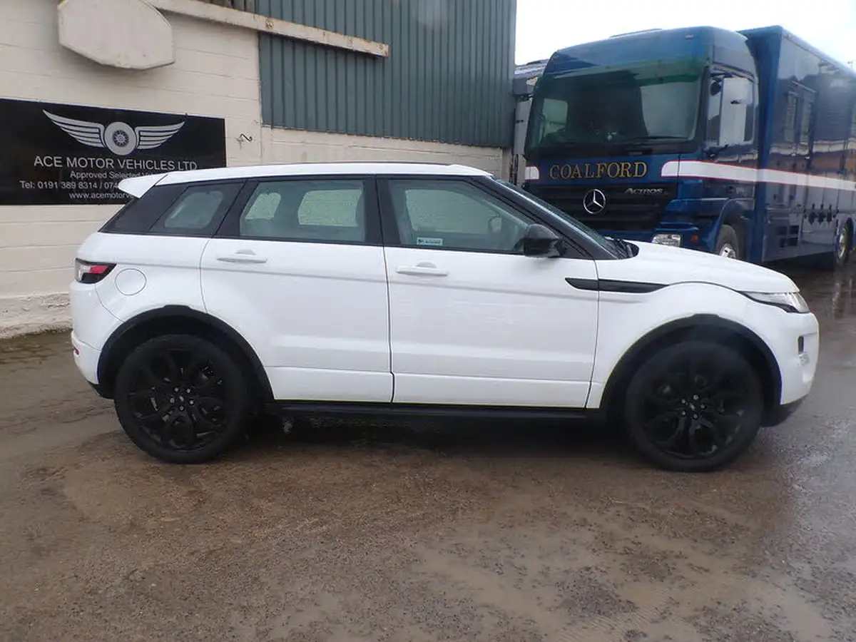 2014-land-rover-range-rover-evoque-22td-dynamic-hatchback-5d-auto-big-7