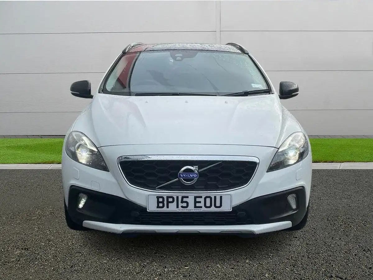 2015-volvo-v40-20td-d4-cross-country-lux-geartronic-big-1